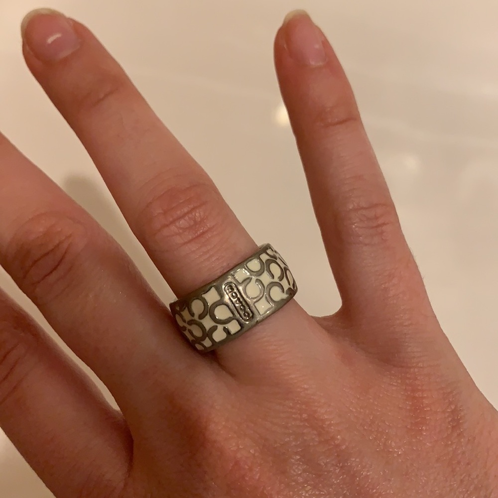 Coach ring - Picture 3 of 3